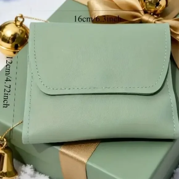 🆕️ 💜 Purple Manicure Set & Case - Picture 3 of 4